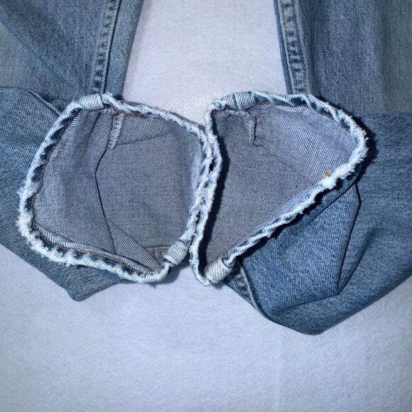 Wrangler Vintage Size 10 Light Wash High-Rise Mom Jeans - Picture 4 of 6